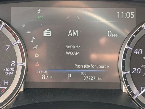 Used 2024 Toyota Highlander XLE image 34