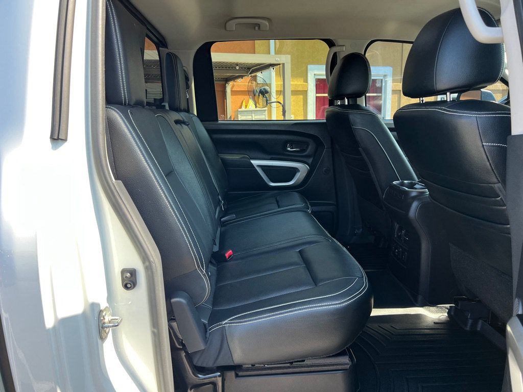 Used 2018 Nissan Titan PRO-4X w/ Pro-4x Convenience Package AWD/4WD image 23