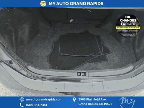 Used 2019 Toyota Corolla LE image 24