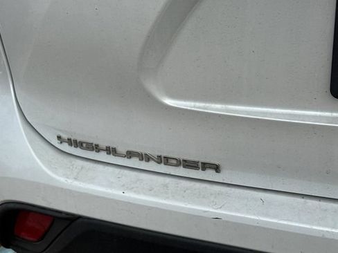 Used 2023 Toyota Highlander XLE FWD image 7