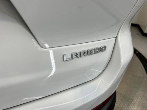 New 2025 Jeep Grand Cherokee L Laredo w/ Luxury Tech Group I image 8