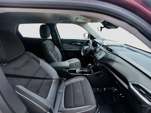 Used 2022 Chevrolet TrailBlazer LT w/ Confidence II Package FWD image 26