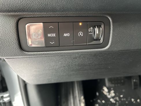 New 2026 Chevrolet Traverse LT image 16