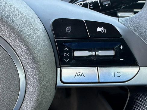 Used 2024 Hyundai Elantra SEL image 19