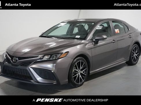 Certified 2024 Toyota Camry SE FWD image 1