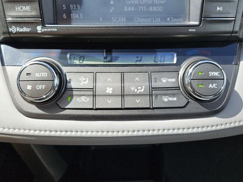 Used 2015 Toyota RAV4 XLE image 9