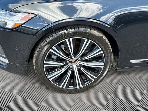 Used 2023 Volvo S90 B6 Plus image 35