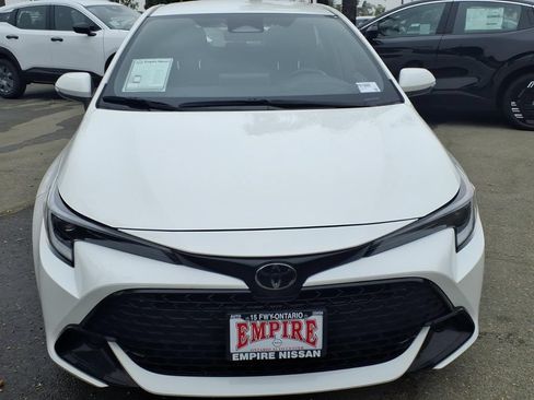Used 2024 Toyota Corolla SE w/ SE Package FWD image 3