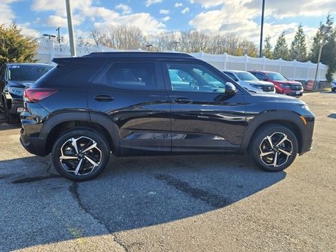 Used 2023 Chevrolet TrailBlazer RS w/ Convenience Package image 11