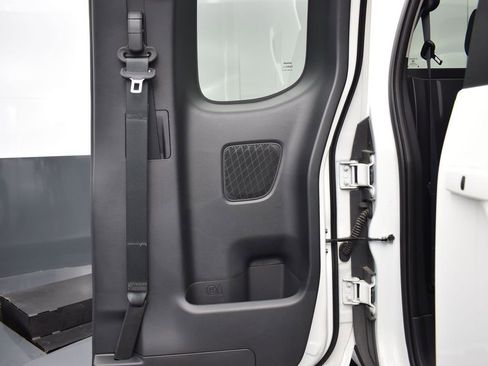 New 2024 Nissan Frontier SV w/ SV Convenience Package image 15