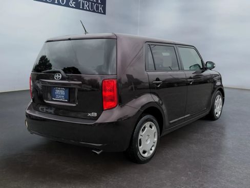 Used 2009 Scion xB image 9