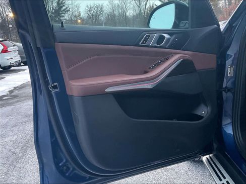 Used 2023 BMW X5 xDrive45e image 9