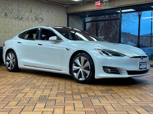 Used 2020 Tesla Model S Long Range Plus image 8