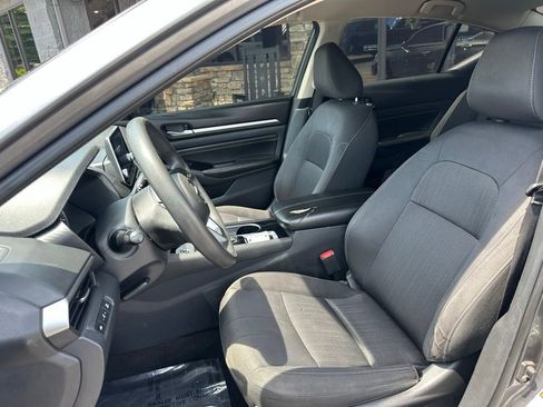 Used 2021 Nissan Altima 2.5 SV FWD image 10