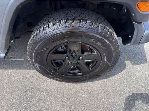 Used 2020 Jeep Gladiator Sport w/ Quick Order Package 24S AWD/4WD image 12