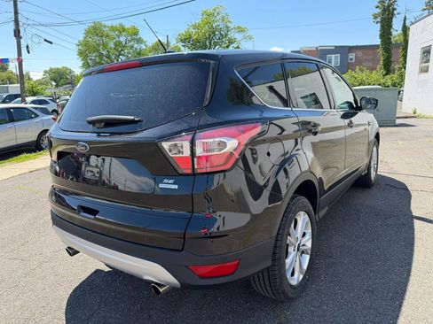 Used 2017 Ford Escape SE FWD image 5