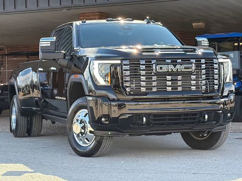 Used 2025 GMC Sierra 3500 Denali Ultimate image 1