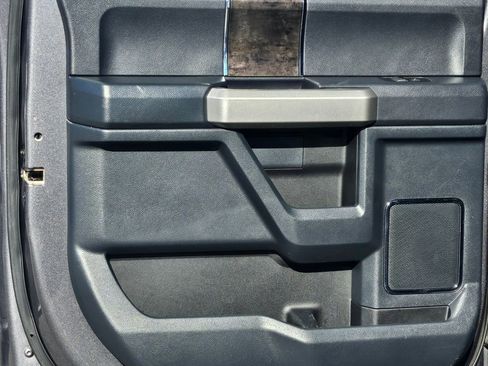 Used 2022 Ford F350 Lariat w/ Black Appearance Package image 31