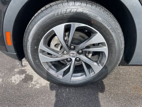 Used 2023 Buick Envision Essence image 10