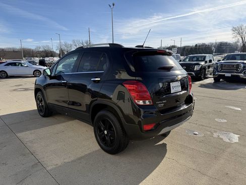 Used 2019 Chevrolet Trax LT w/ LT Convenience Package image 3
