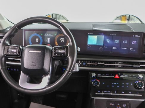 Used 2025 Hyundai Santa Fe SEL FWD image 17