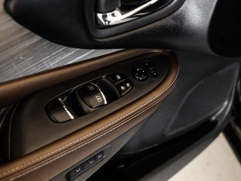 Used 2015 Nissan Murano Platinum w/ Platinum Technology Package image 44