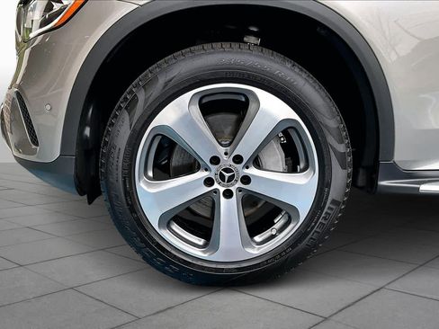 Used 2022 Mercedes-Benz GLC 300 4MATIC image 11