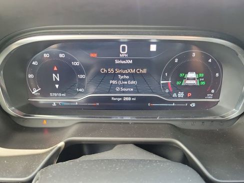 Used 2022 GMC Yukon AT4 w/ Technology Package AWD/4WD image 17