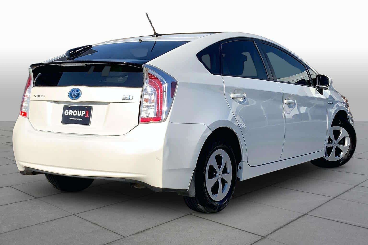 Used 2014 Toyota Prius Four w/ Solar Roof Package FWD image 12