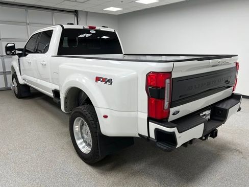 Used 2025 Ford F450 Platinum w/ FX4 Off-Road Package AWD/4WD image 8