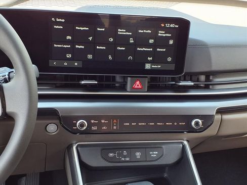 New 2026 Kia Carnival LX image 16