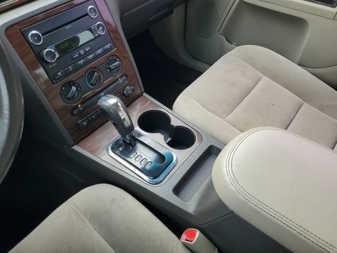 Used 2008 Ford Taurus SEL FWD image 22