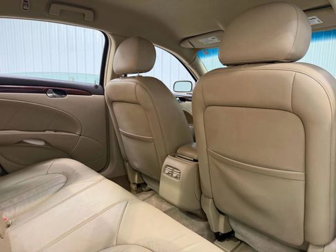 Used 2007 Buick Lucerne CXL image 17