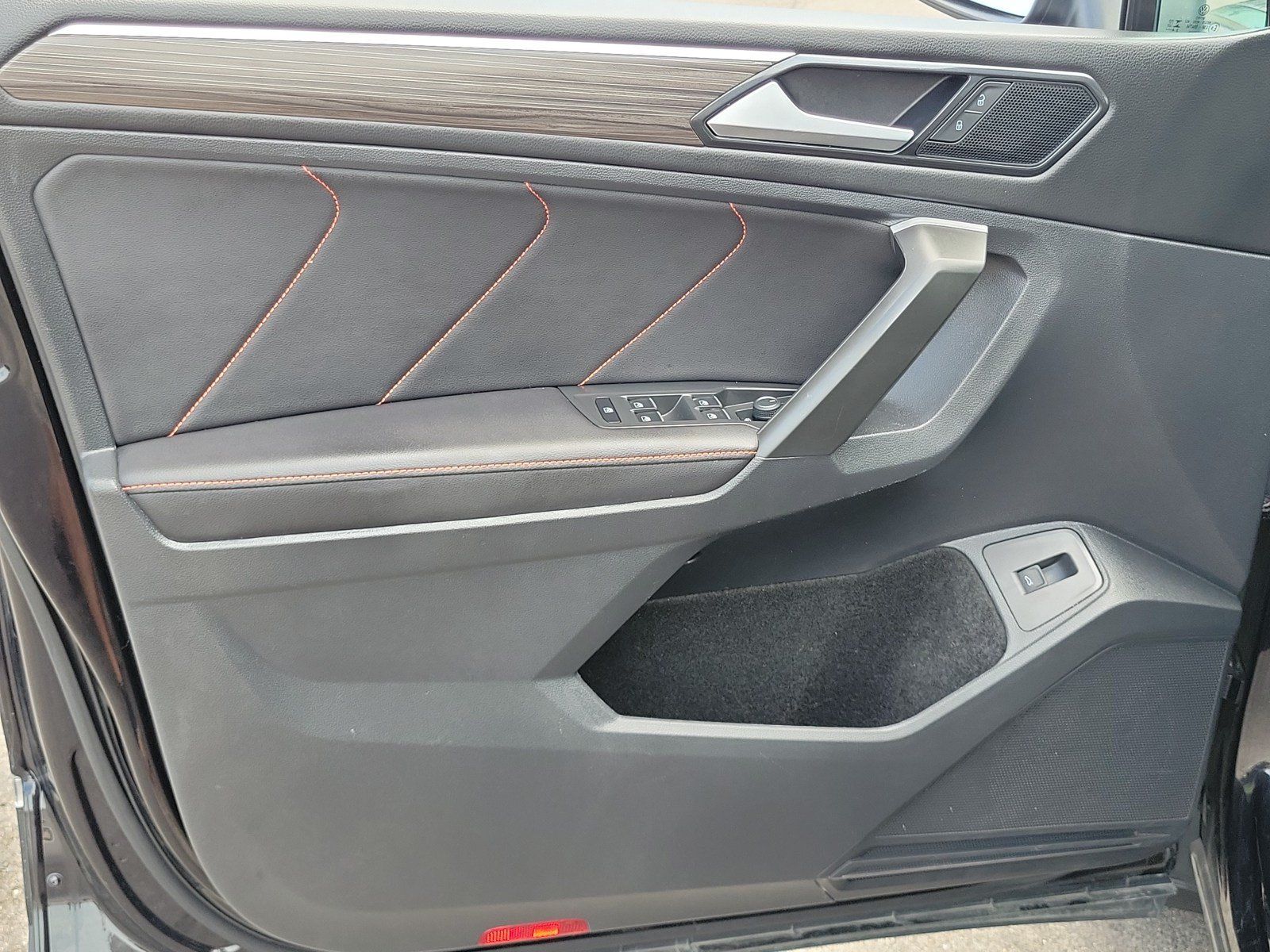 Used 2024 Volkswagen Tiguan Wolfsburg Edition w/ MDO Package, Two-Row AWD/4WD image 13