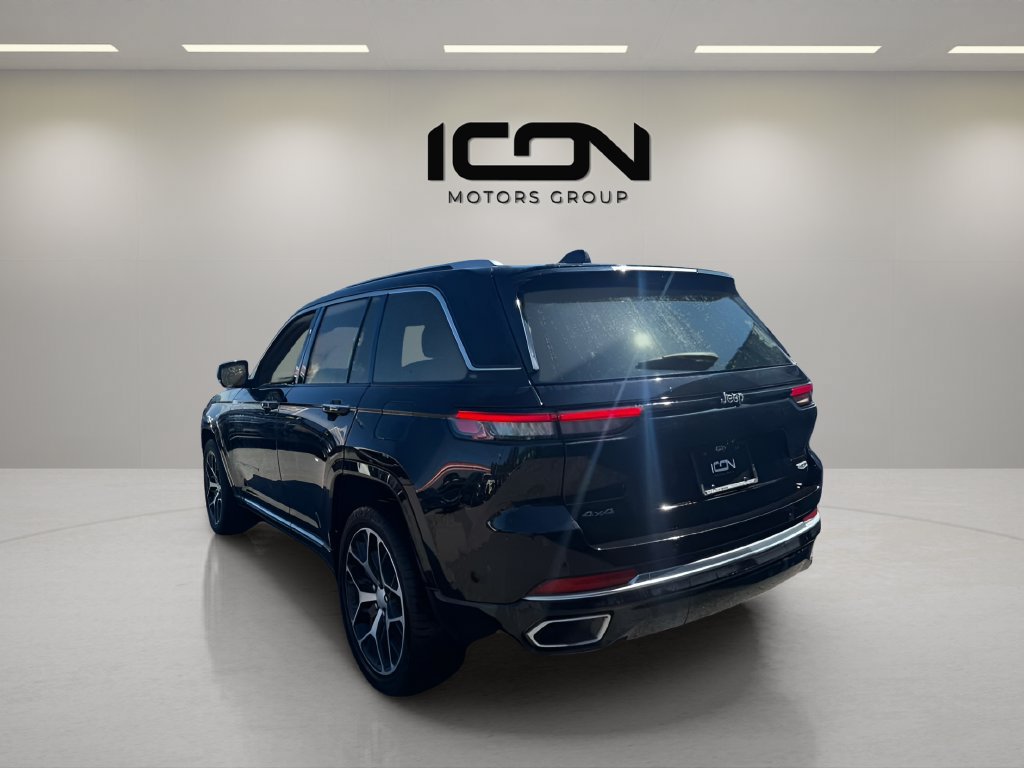 Used 2023 Jeep Grand Cherokee Summit AWD/4WD image 3