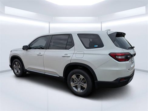 New 2025 Honda Pilot EX-L image 5