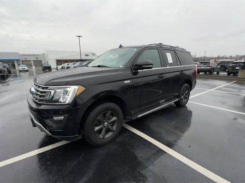 Used 2020 Ford Expedition XLT w/ Equipment Group 202A image 4