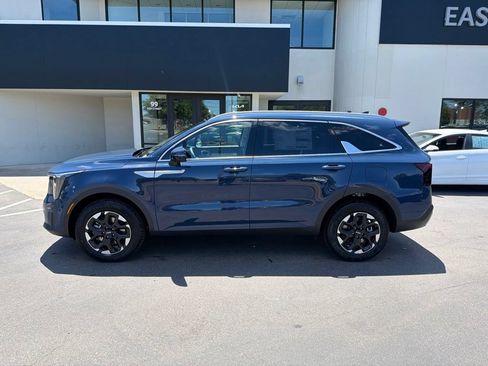 New 2026 Kia Sorento S AWD/4WD image 2