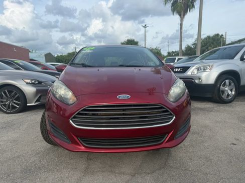 Used 2017 Ford Fiesta SE FWD image 2