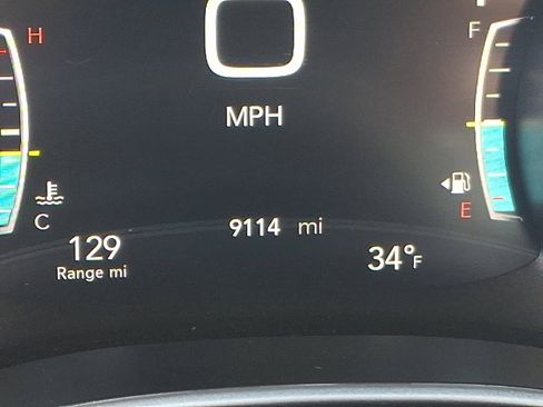 Used 2023 Chrysler Pacifica Touring-L image 20