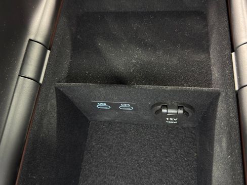 Used 2024 Genesis G90 3.5T image 37