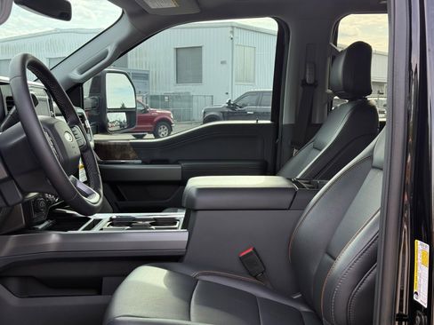 New 2025 Ford F250 Lariat w/ Lariat Ultimate Package image 47