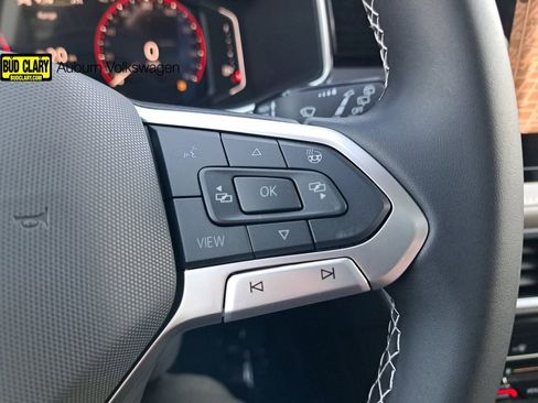 New 2025 Volkswagen Taos SEL AWD/4WD image 30