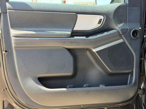 Used 2025 Ford Expedition Active AWD/4WD image 23
