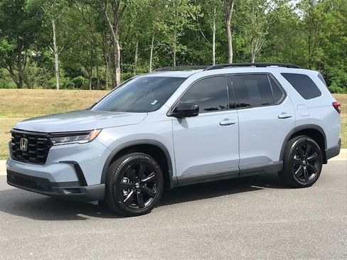 Used 2025 Honda Pilot Black Edition image 1