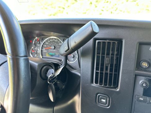 Used 2023 GMC Savana 2500 w/ Driver Convenience Package image 21