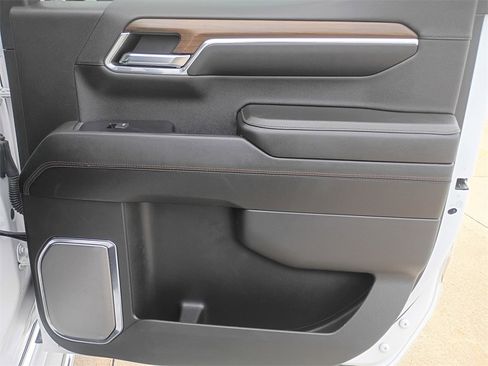 Used 2024 Chevrolet Silverado 1500 High Country w/ High Country Premium Package image 14