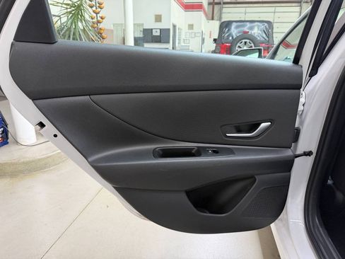 Used 2021 Hyundai Elantra SEL FWD image 12