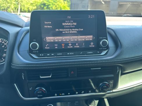Used 2021 Nissan Rogue S FWD image 22