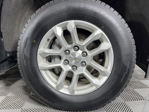 Used 2023 Chevrolet Silverado 1500 LT AWD/4WD image 11